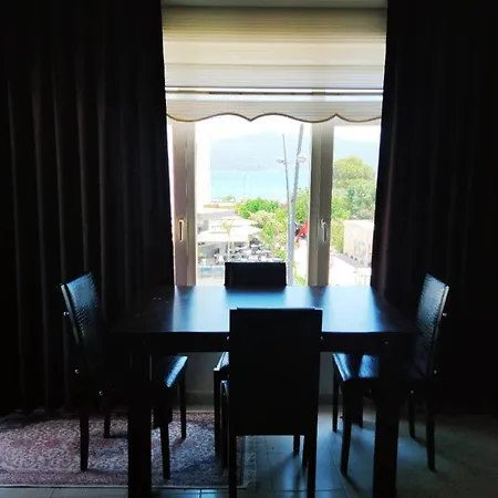 Deniz Manzarali 2+1 Guenluek Ev Apartman Marmaris